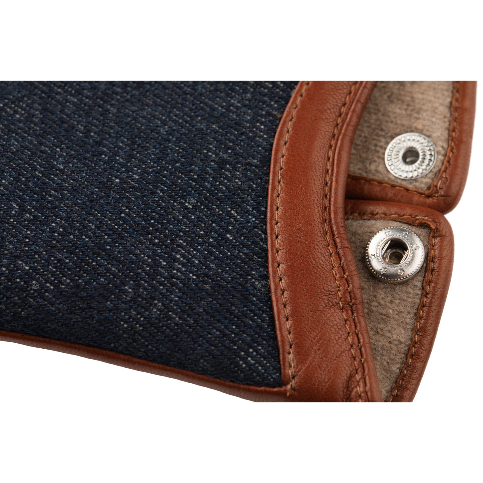SADDLE BROWN